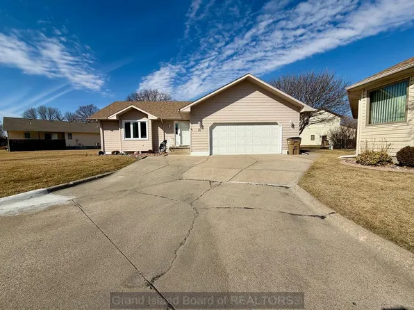 10 Via Trivoli, Grand Island, NE 68803