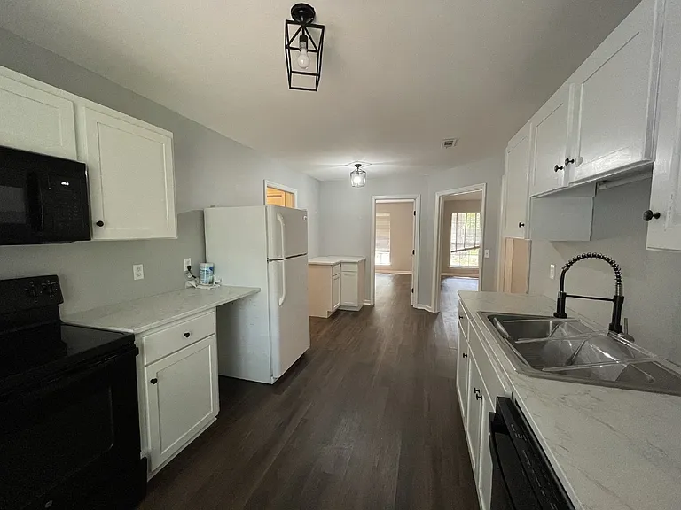 512 Creek View Dr — Photo 6