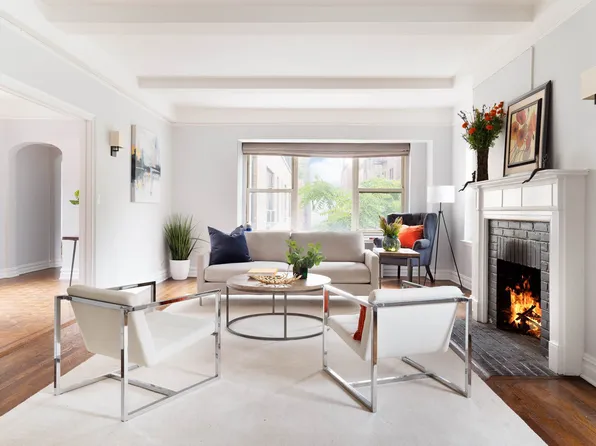 400 East 52nd Street image 1 of 9