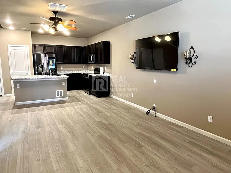 5321 Mountain Vista Hts — Photo 3