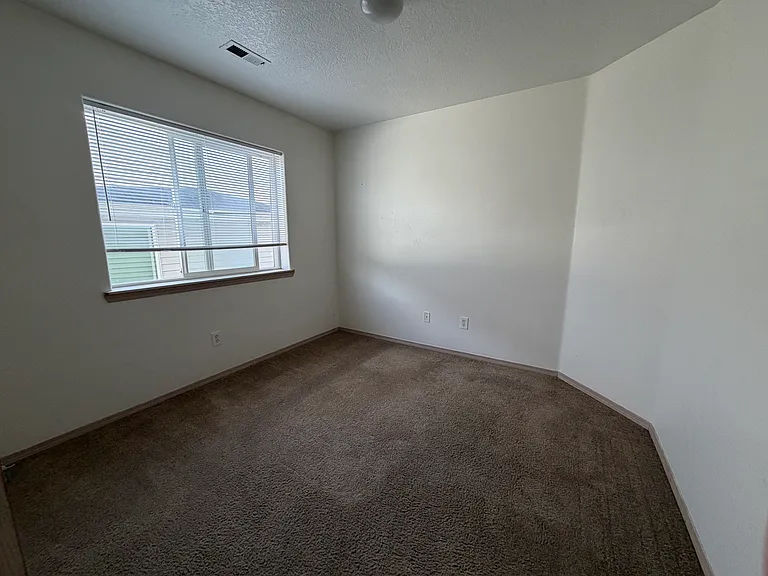 8413 NE Knott St #A — Photo 5