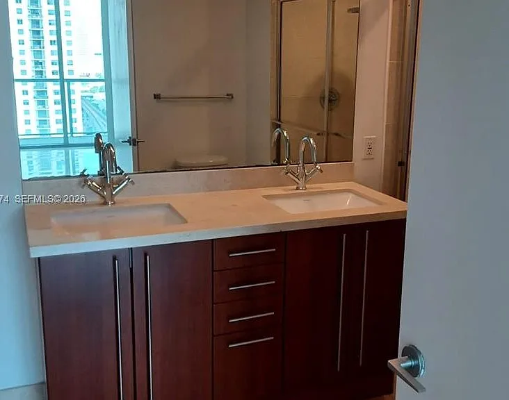 1111 SW 1st Ave #1517 — Photo 7