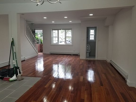 3rd image of 11621 Francis Lewis Blvd