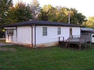 298 Twin Oaks Rd, Livingston, TN 38570