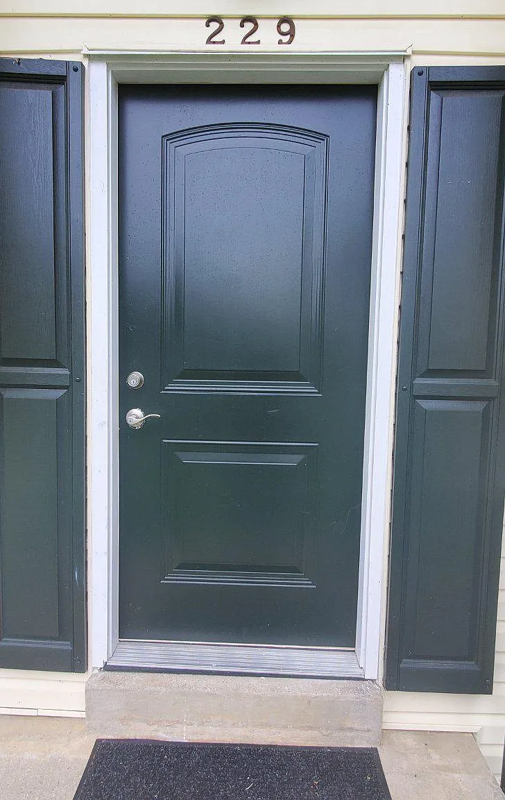 4 bed, 2.0 bath, 1689 sqft, $3,000 — Photo 3