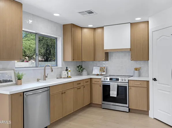 3268 W BELLE Avenue, San Tan Valley, AZ 85144