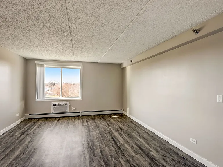 Bartlett Court Apartments — Photo 49