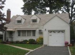 26 Rosewood Ter, Linden, NJ 07036