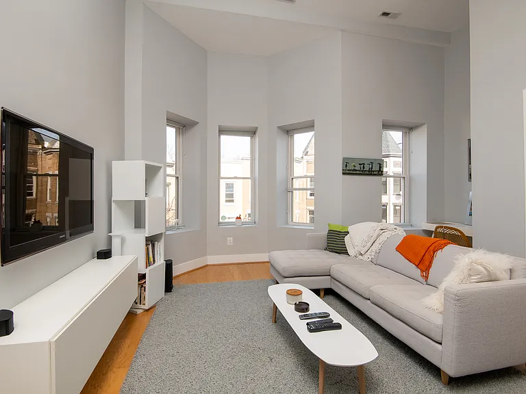 23 Todd Pl NE #2 — Photo 1