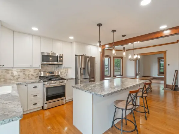 604 E 4th St, Wellsburg, IA 50680