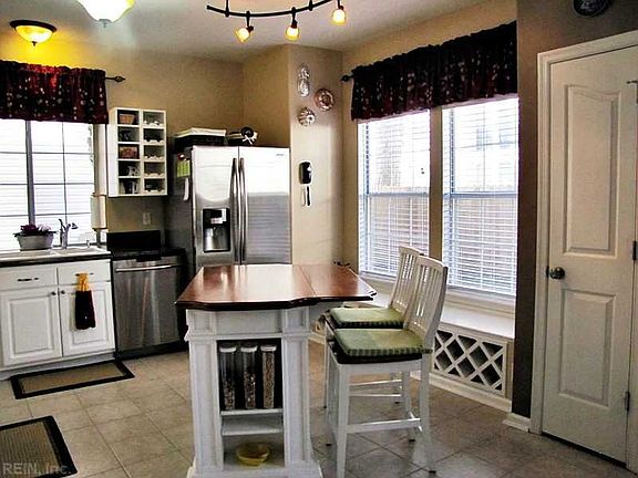 5th image of 705 Stonegate Ct