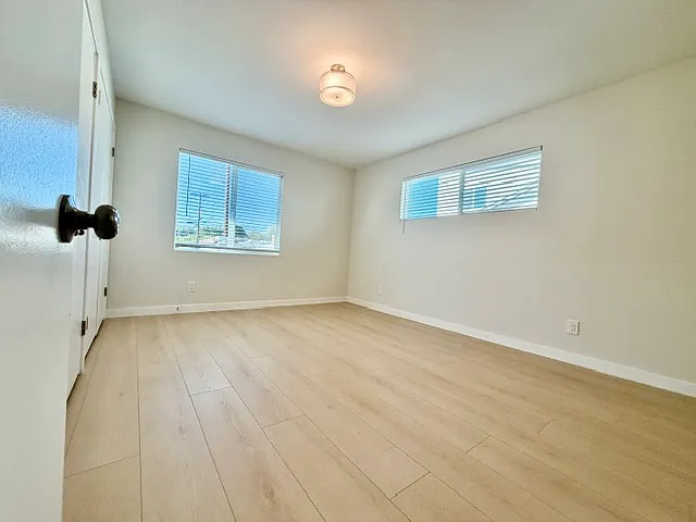 23130 Hartland St — Photo 9