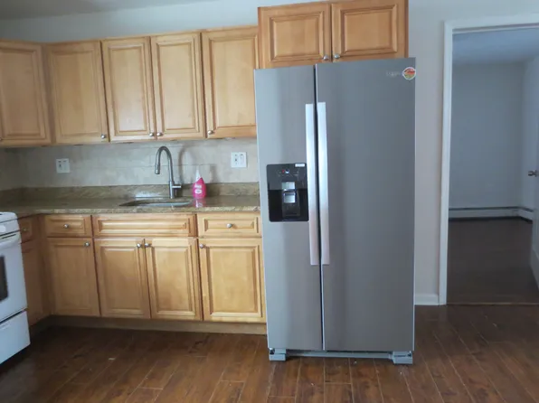 902 River Road image 5 of 9