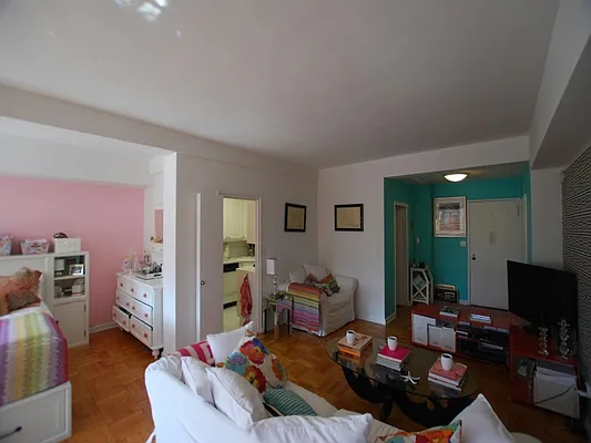 Rented by Sotheby's International Realty | media 10