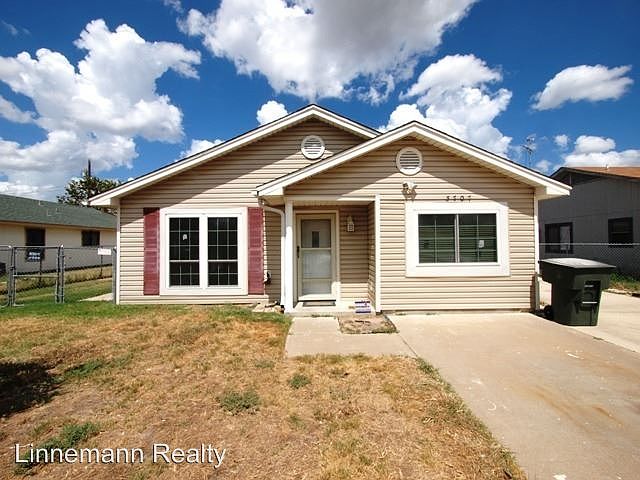 1st image of 3707 Daniels Dr