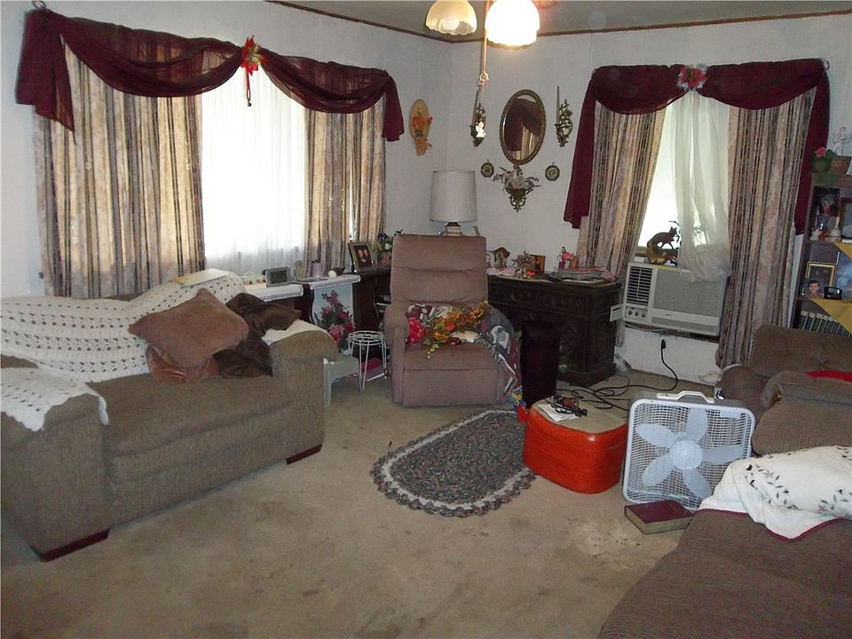 2nd image of 206 Cherry Ln