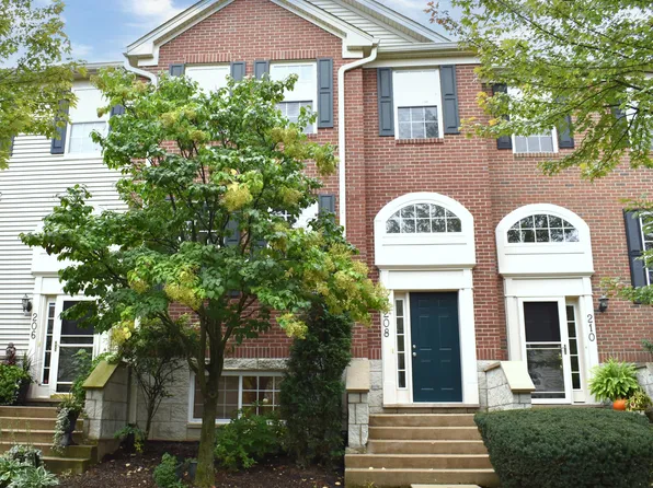 208 Willow Blvd, Willow Springs, IL 60480
