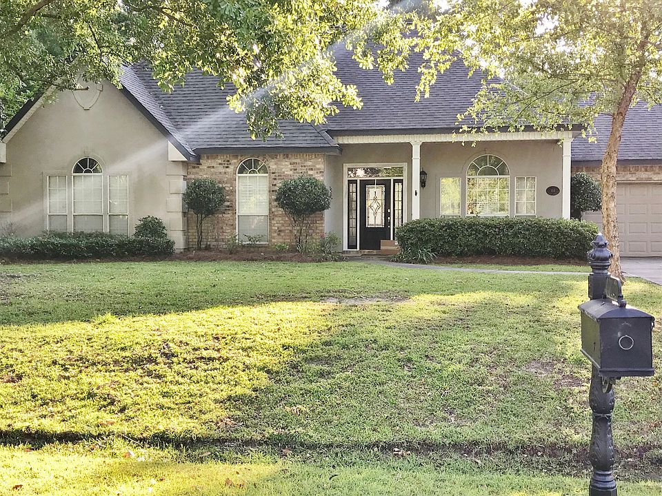 1st image of 103 Cherry Creek Dr