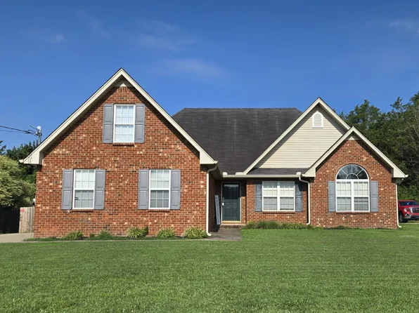 2061 Barretts Ridge Dr, Murfreesboro, TN 37130