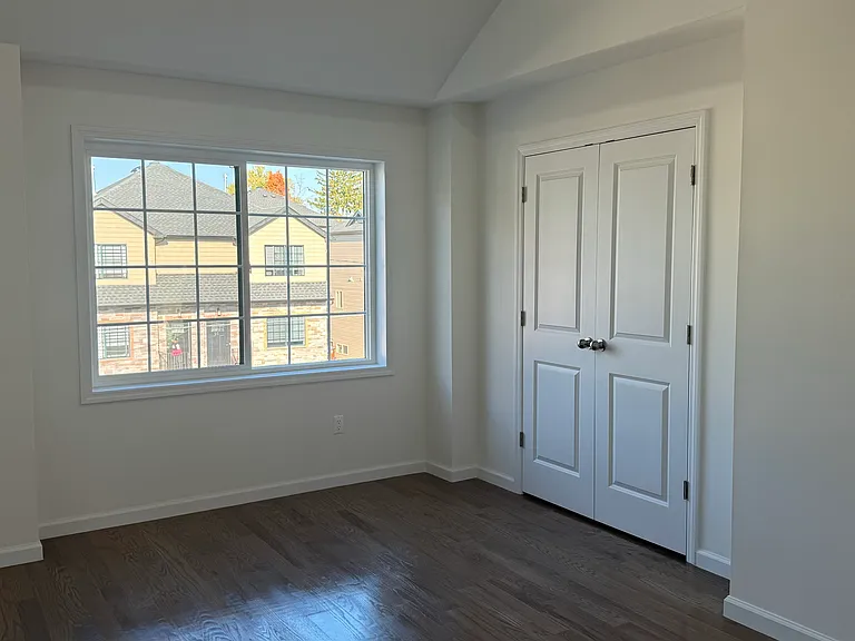 98 Monahan Ave — Photo 6