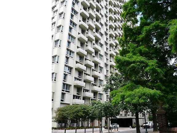 2nd image of 604-36 S Washington Sq Unit 2614