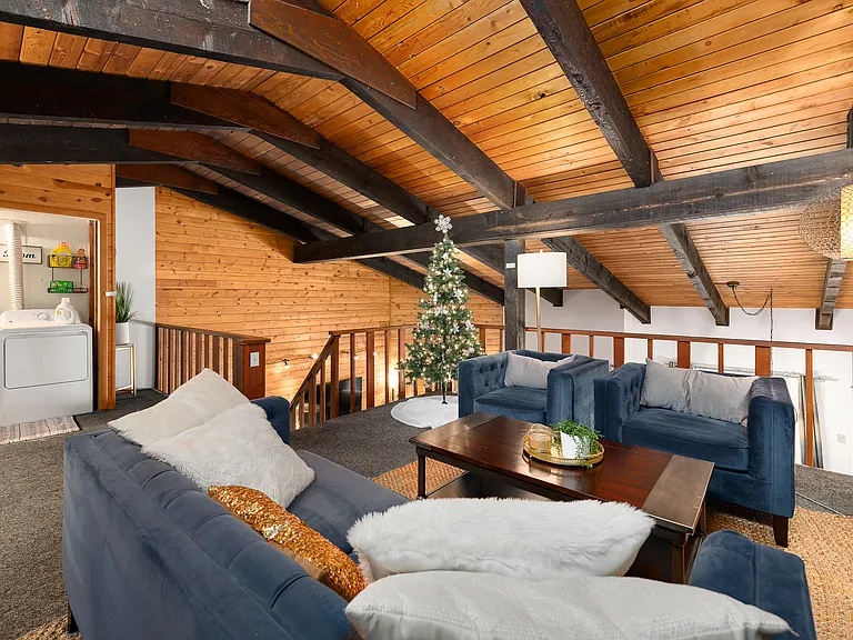 Loft Area | Second Living Room | Smart TV