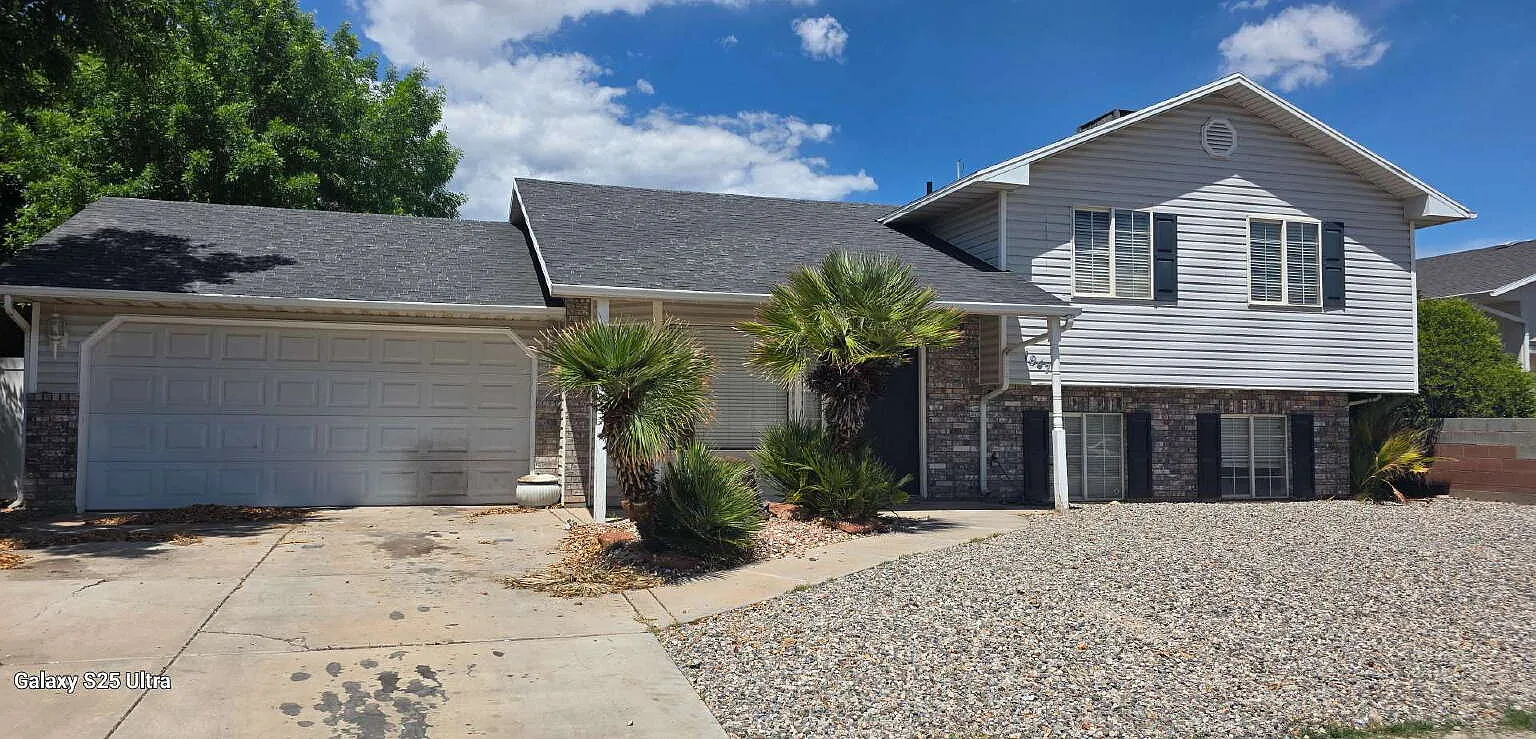 3 bed, 3.0 bath, 1764 sqft, $2,200 — Photo 1