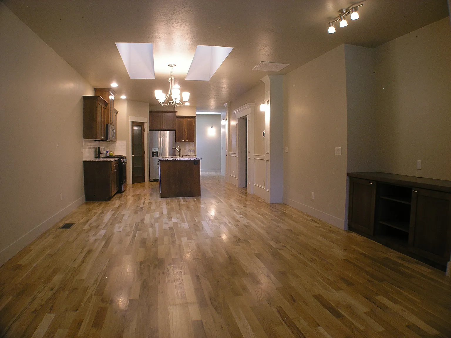 3 bed, 1709 sqft, $2,100 — Photo 3