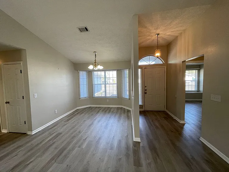 140 Treasure Palm Dr — Photo 7