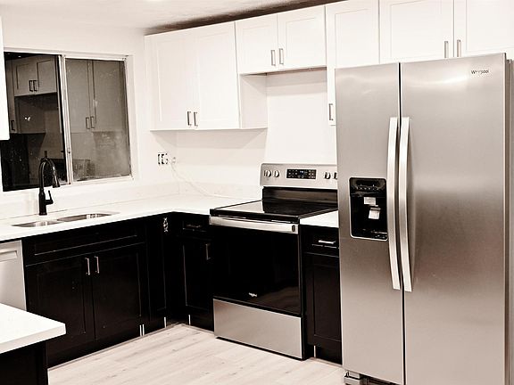 4th image of 7860 S Alicia Ave