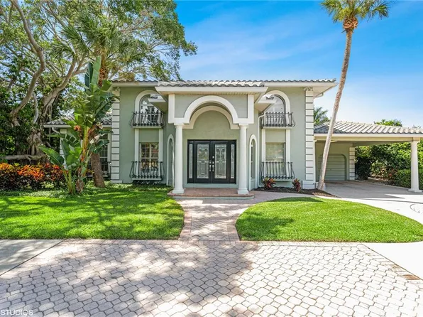 180 Bath Club Blvd N, North Redington Beach, FL 33708