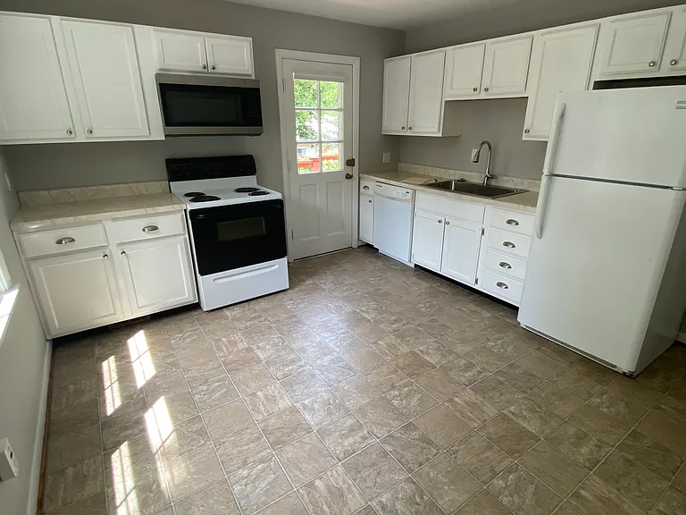 755 Weidman Rd — Photo 4