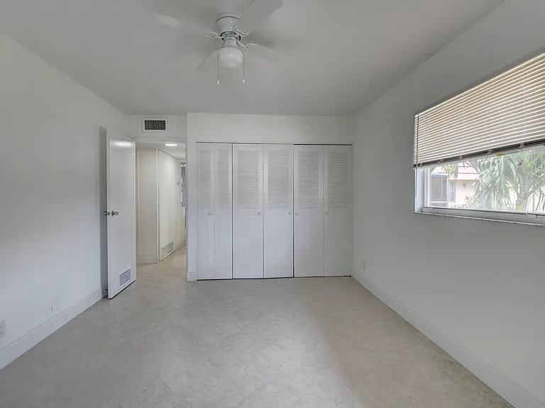 468 Saxony Way — Photo 11