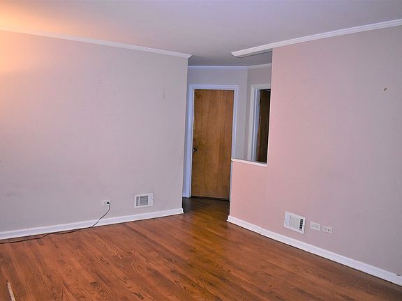 5th image of 229 S Lodge Ln