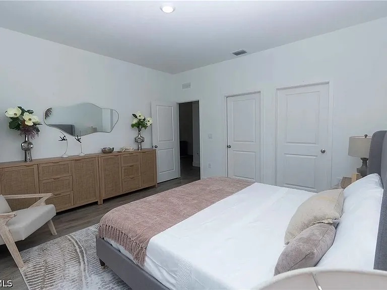1125 Deauville St E — Photo 18