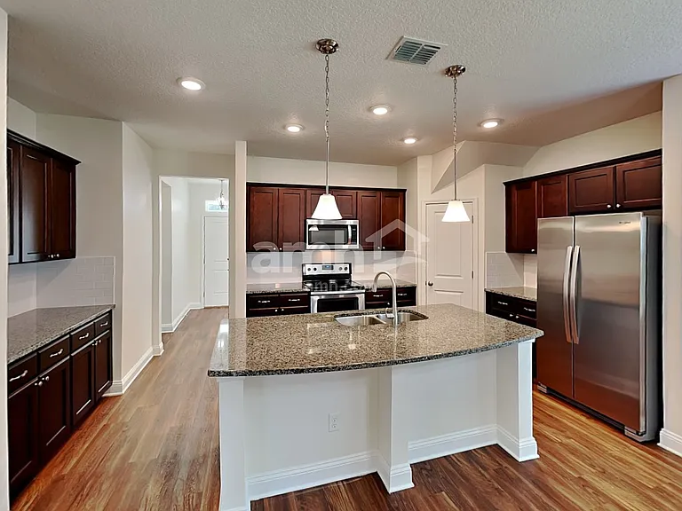 713 Celebration Ln — Photo 5