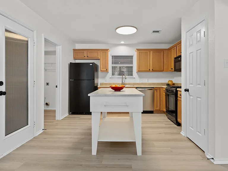1818 Lost Maples Loop — Photo 10