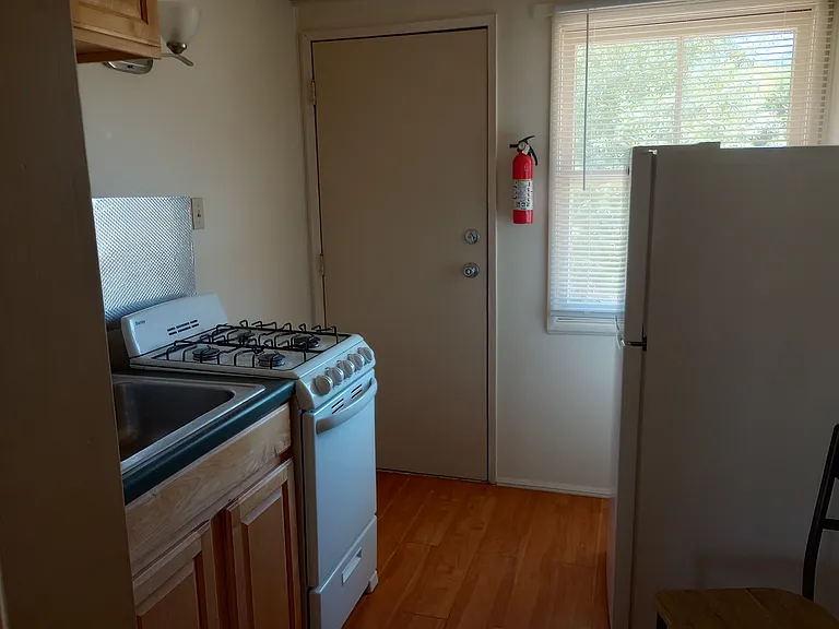 39 Williams St #C — Photo 7