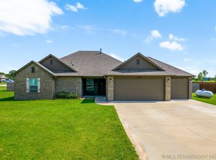 2410 Latigo Ln, Oologah, OK 74053