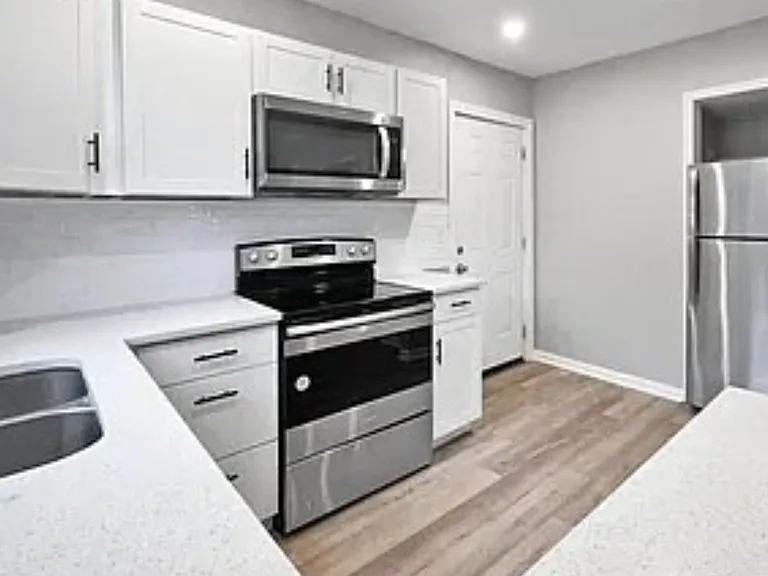3336 Myra St — Photo 6
