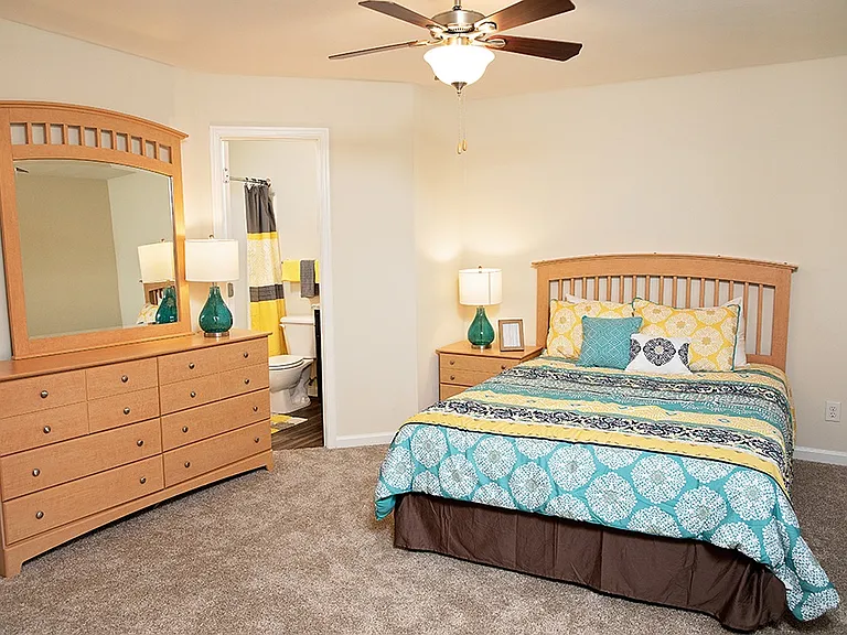 Beachwood Park Apartments and Townhomes — Photo 5
