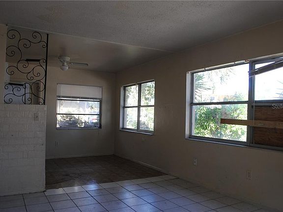 2nd image of 18 N Evergreen Ave