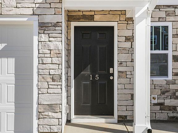 2nd image of 15 Pleasant Woods Trl