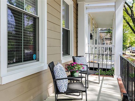 4th image of 2212 Parkwood Ave