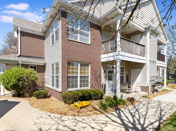 1930 Parkside Dr #1930, Shorewood, IL 60404