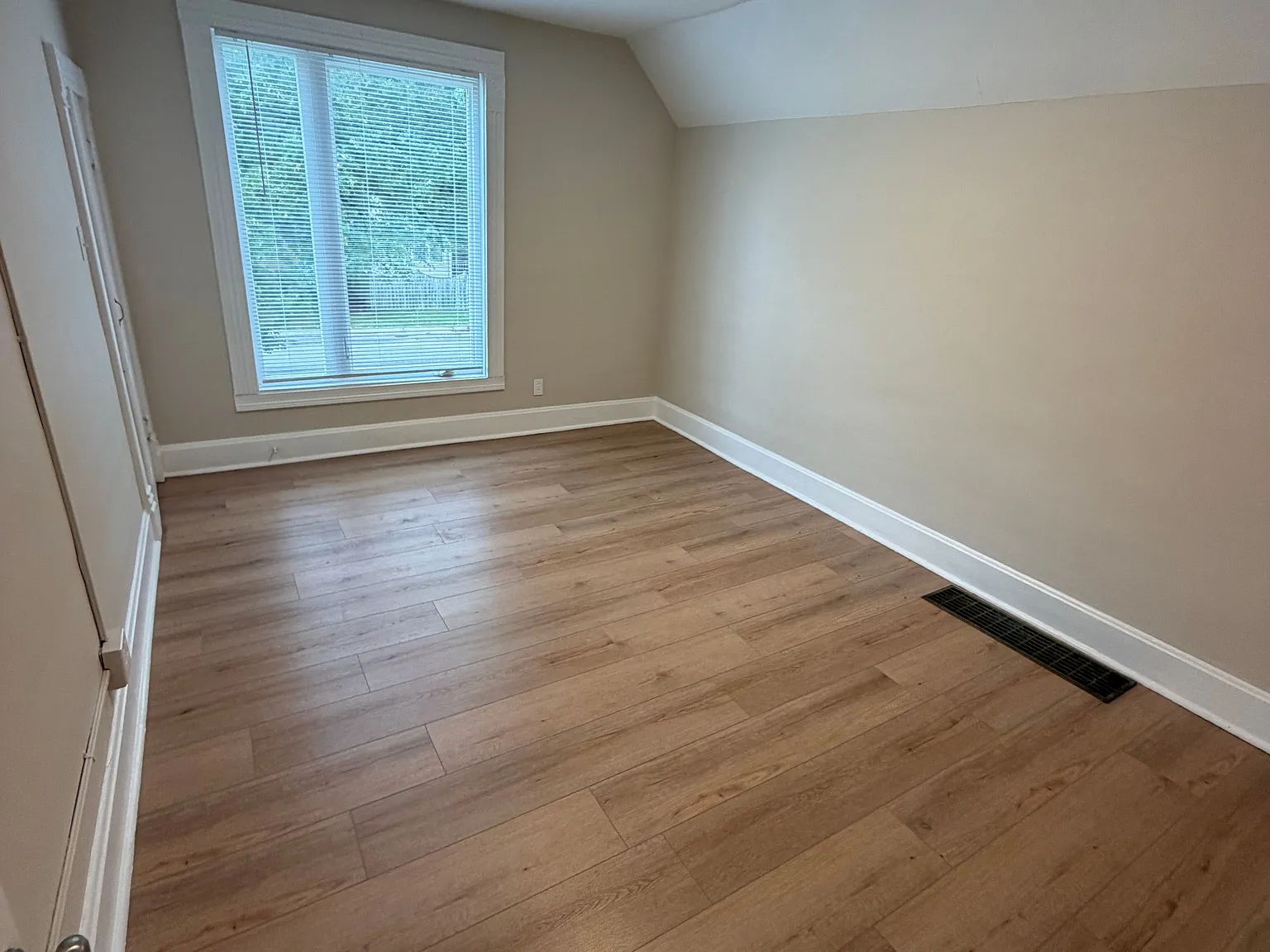 1 bed, 1.0 bath, 650 sqft, $850 — Photo 3