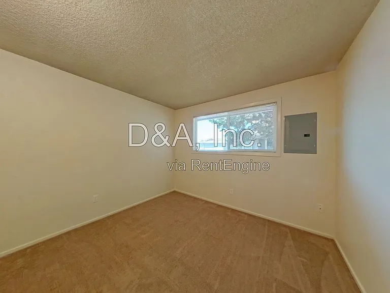 444 Ermine St SE — Photo 7