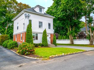 9 Worcester Ave, North Providence, RI 02911