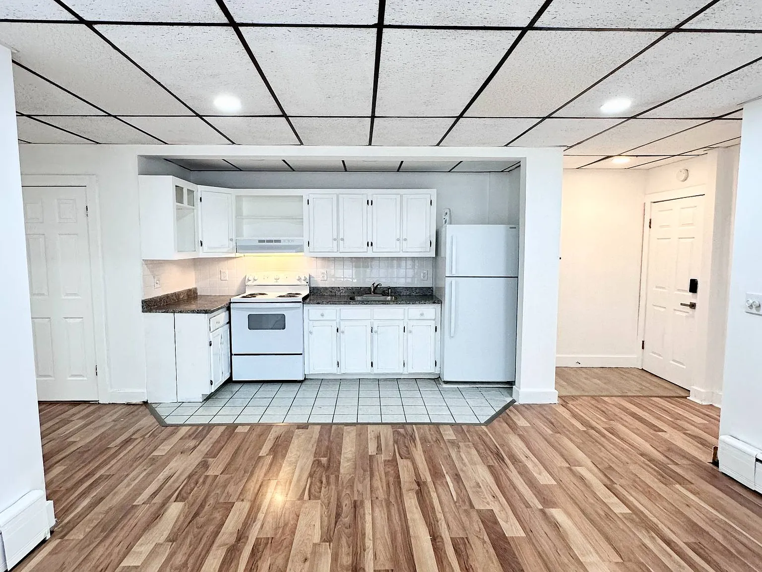 2 bed, 1.0 bath, $1,300 — Photo 3