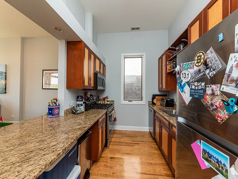 1133 W Addison St #3 — Photo 3